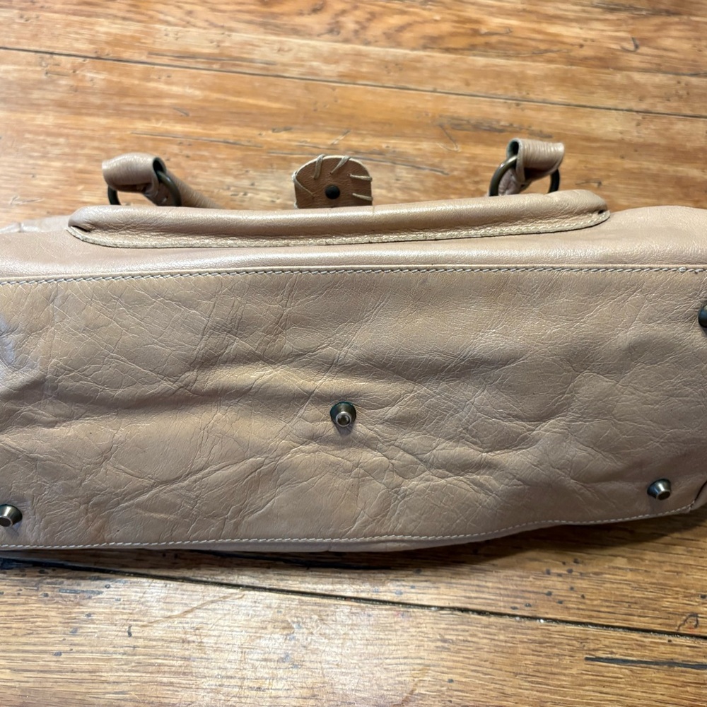 Buttery Tan Soft  Italian Leather Shoulder Slouchy Studded Y2K Baguette - Picture 4 of 8